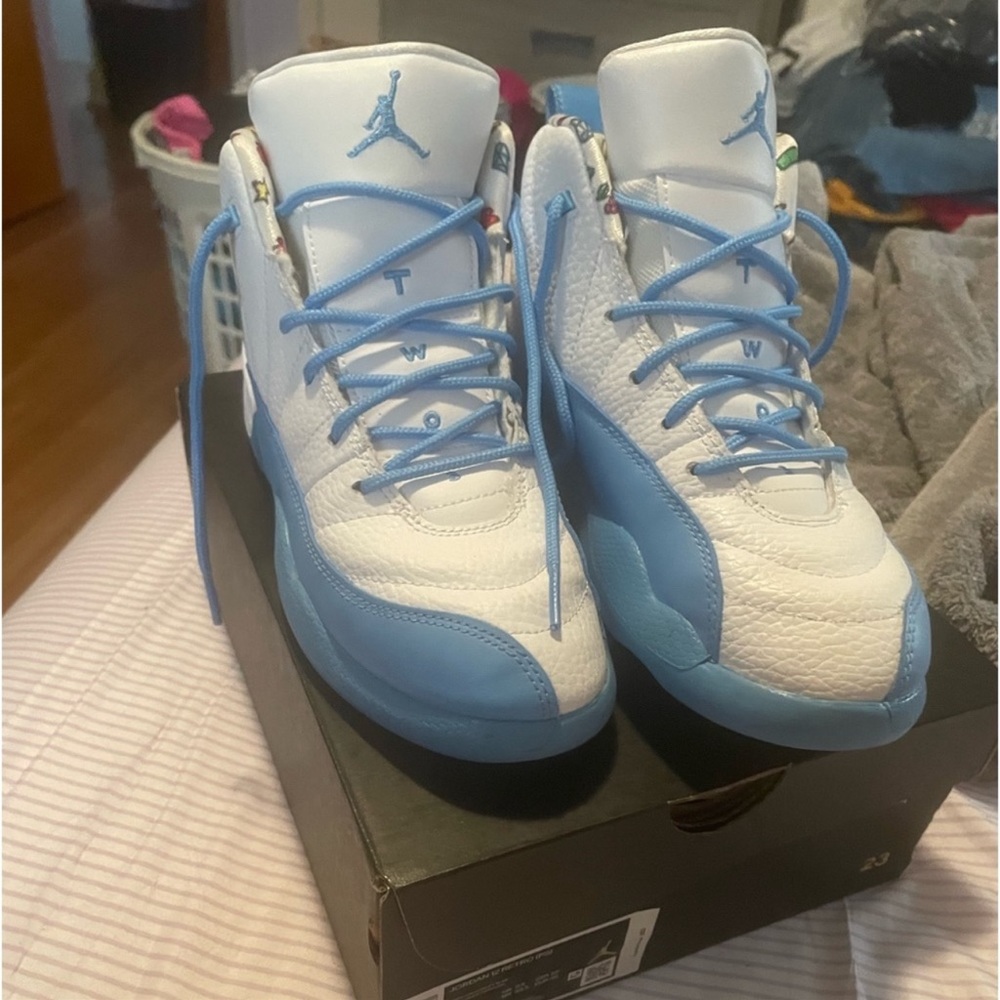 Jordan 12 emoji size 3 preschool great condition